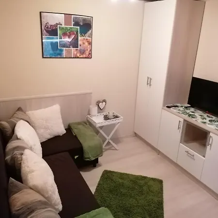 Hanna Vendeghaz Apartment Balatonalmadi