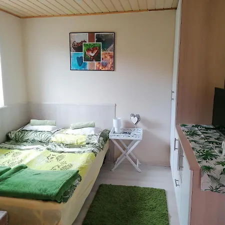 Hanna Vendeghaz Apartment Balatonalmadi