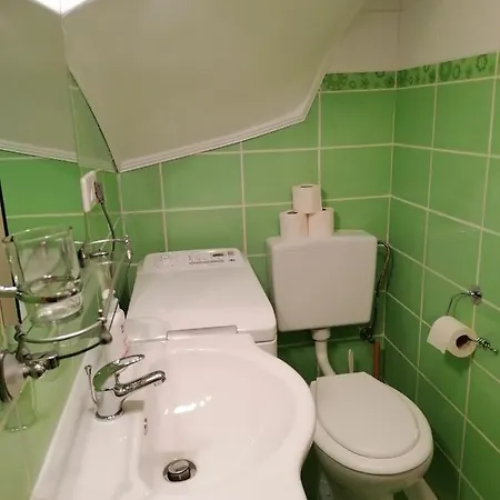 Hanna Vendeghaz Apartment Balatonalmadi