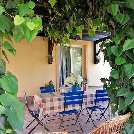 Hanna Vendeghaz Apartment